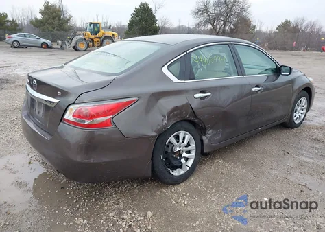 2015 Nissan Altima 2.5 S z USA, uszkodzony, nr VIN 1N4AL3AP0FN375820